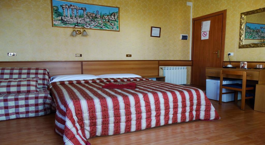 Hotel Cristina ローマ 部屋 写真