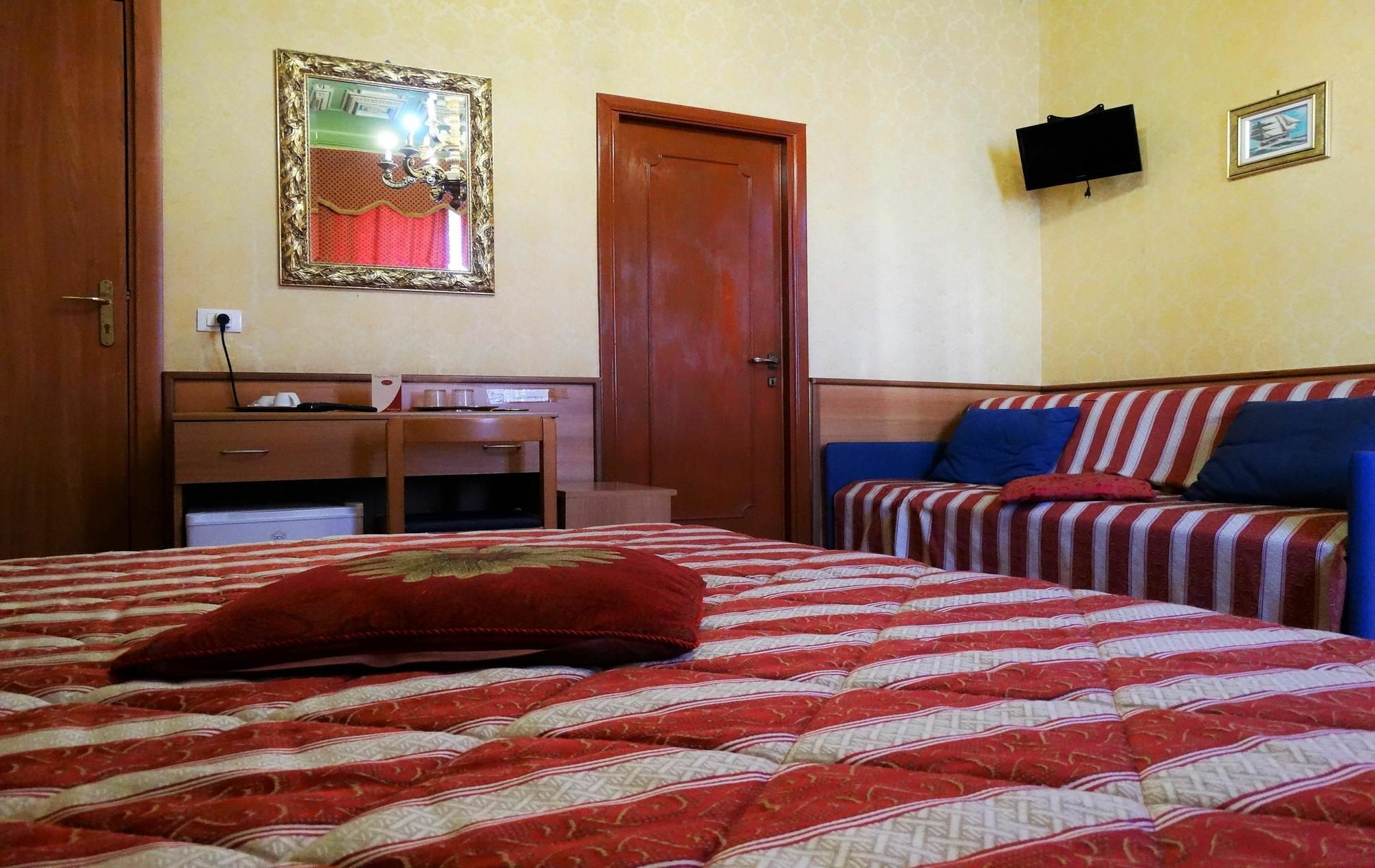 Hotel Cristina ローマ エクステリア 写真